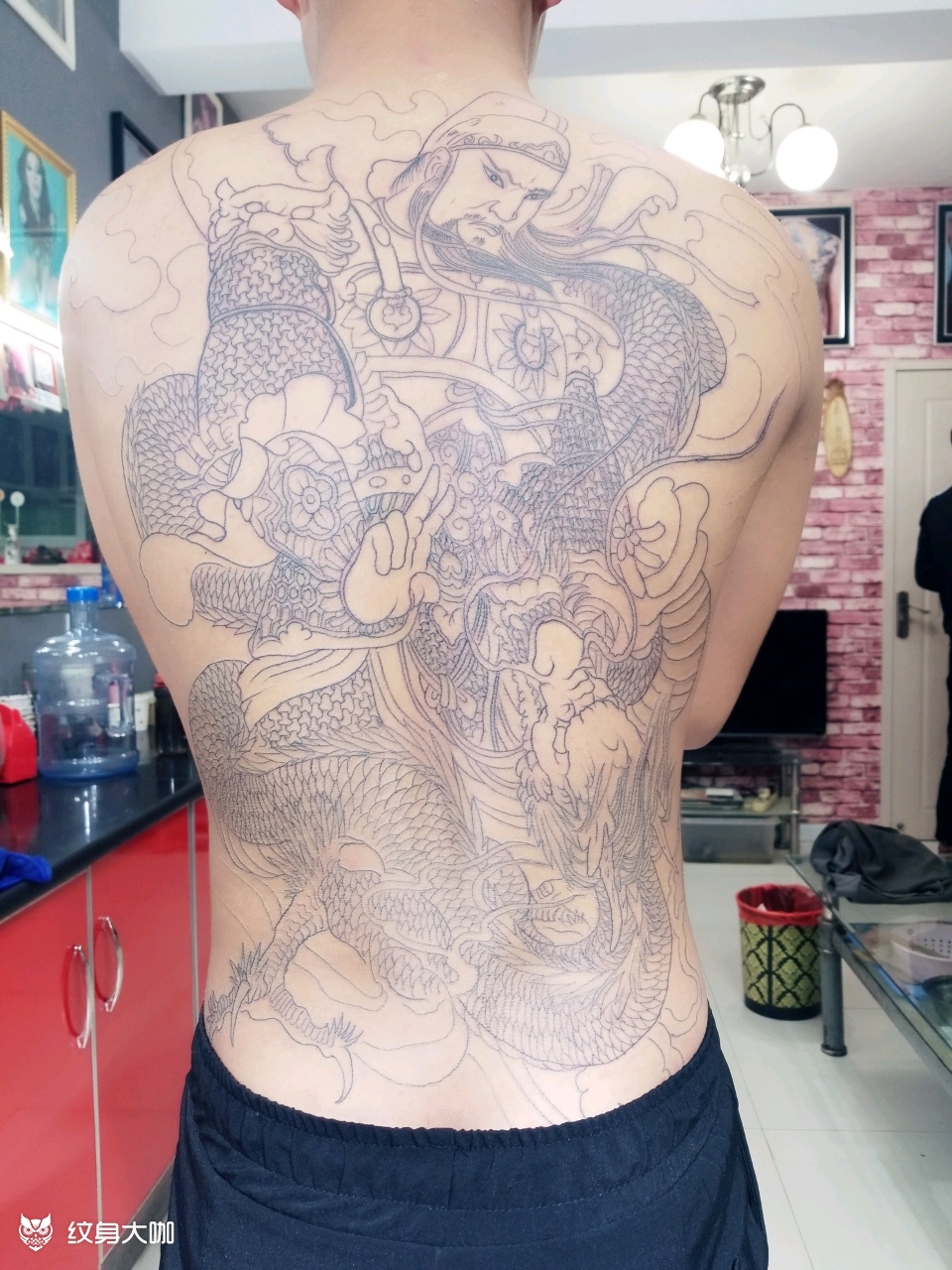 满背关公踏龙待续上色