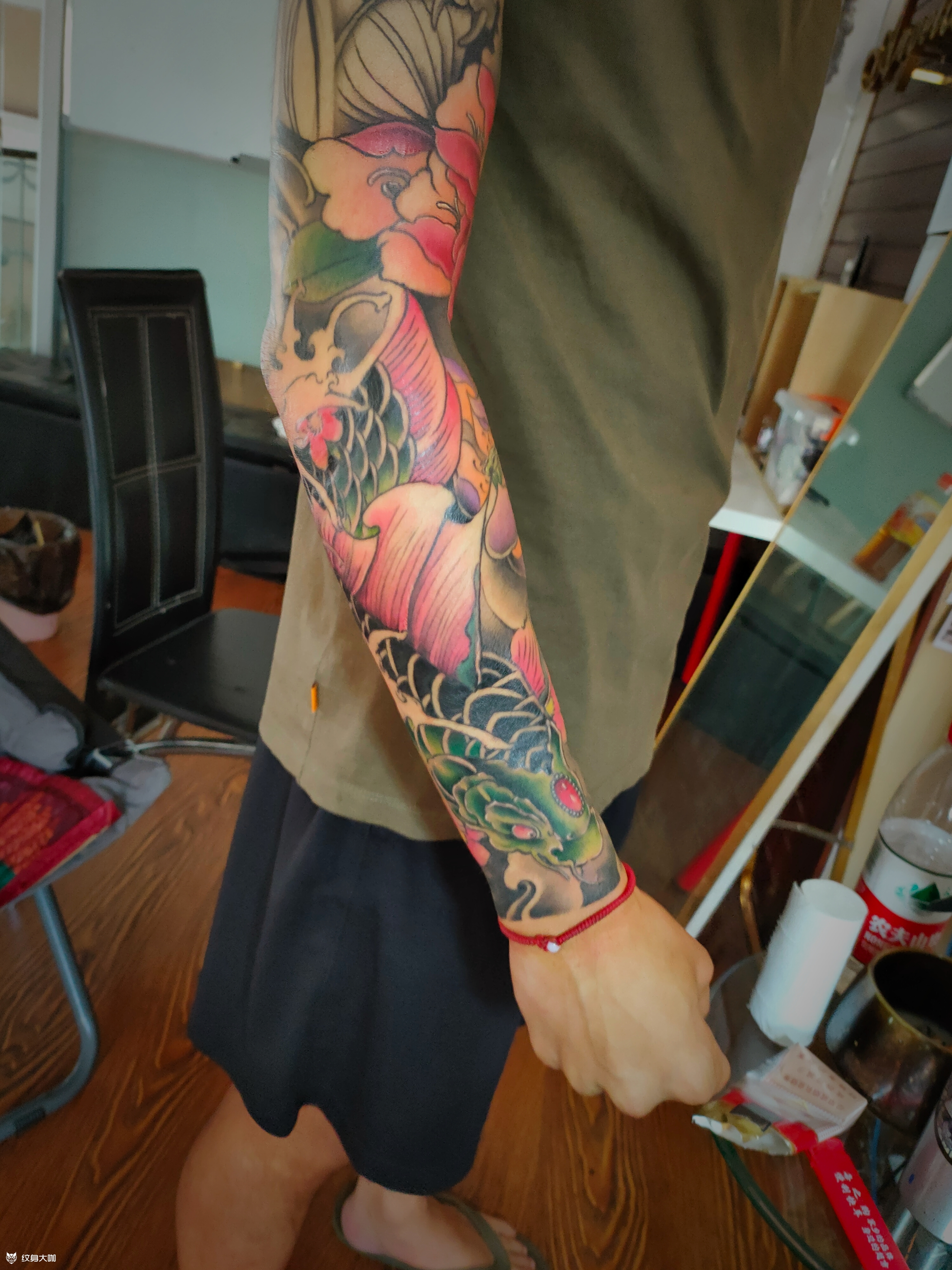 彩色花臂 唐狮与鲤鱼_纹身图案手稿图片_吴奇为的纹身作品集