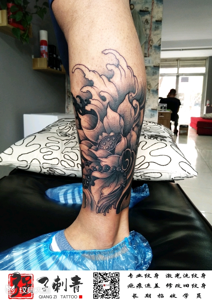 小腿外侧黑灰荷花_纹身图案手稿图片_强子的纹身作品集