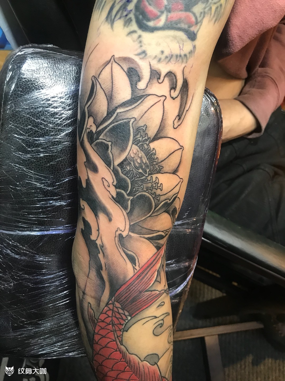 荷花鲤鱼_纹身图案手稿图片_灵艺文化的纹身作品集