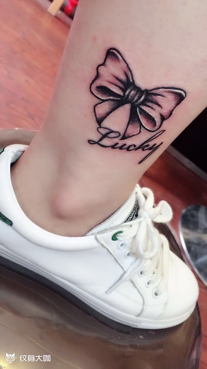 美女脚踝蝴蝶结_纹身图案手稿图片_李胜的纹身作品集