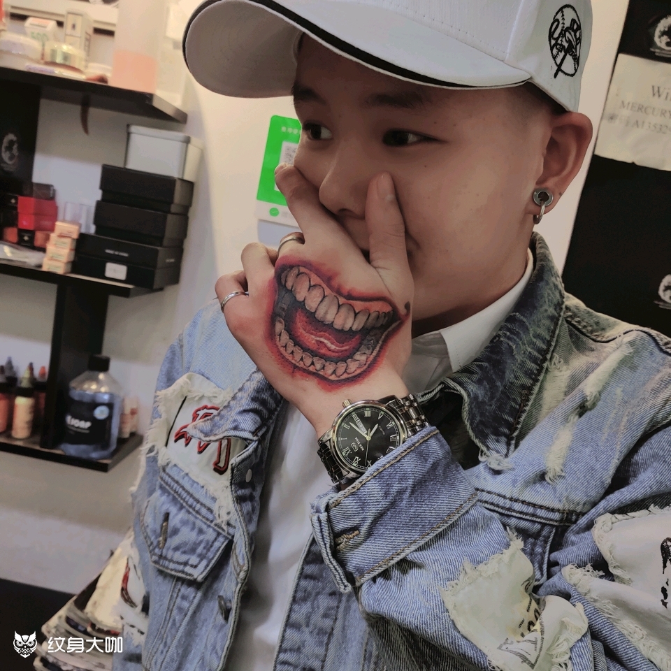 大嘴巴子_纹身图案手稿图片_吴世汉的纹身作品集