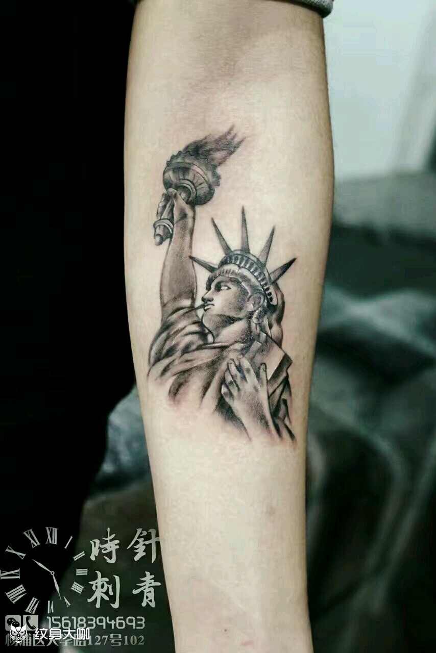 时针刺青自由女神像