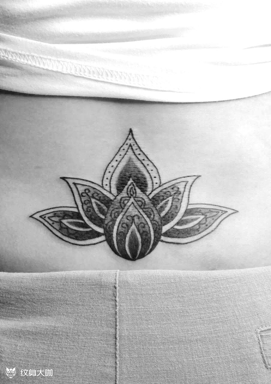腰部莲花_纹身图案手稿图片_廿一的纹身作品集