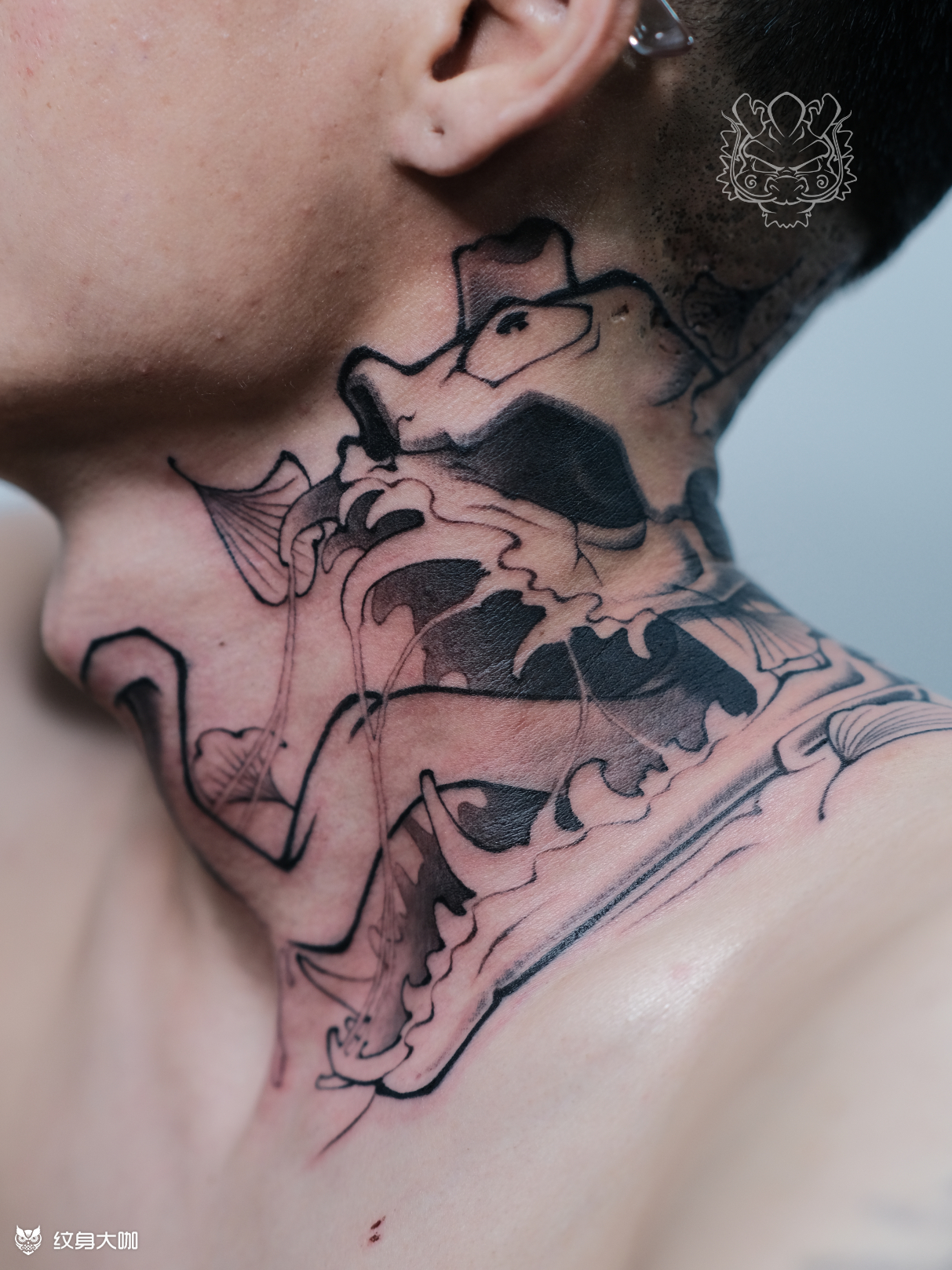 帅炸了|脖子骷髅_纹身图案手稿图片_龙的纹身作品集