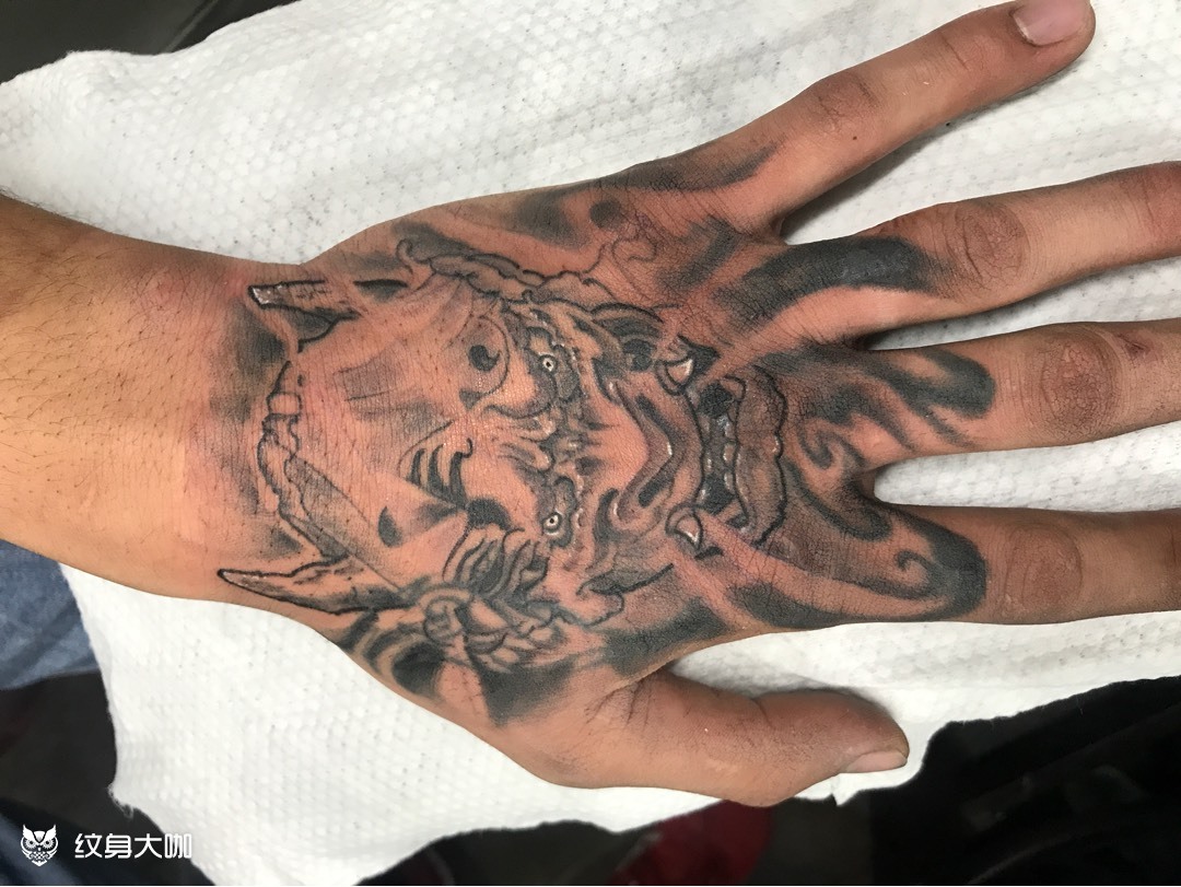 手背_纹身图案手稿图片_闫羽澈的纹身作品集