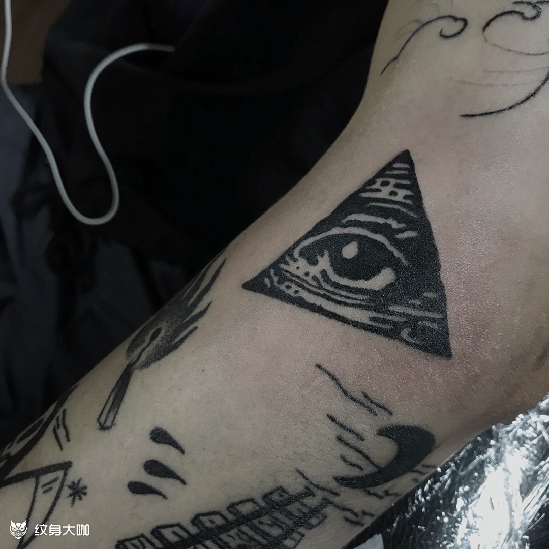 上帝之眼_纹身图案手稿图片_lisa的纹身作品集