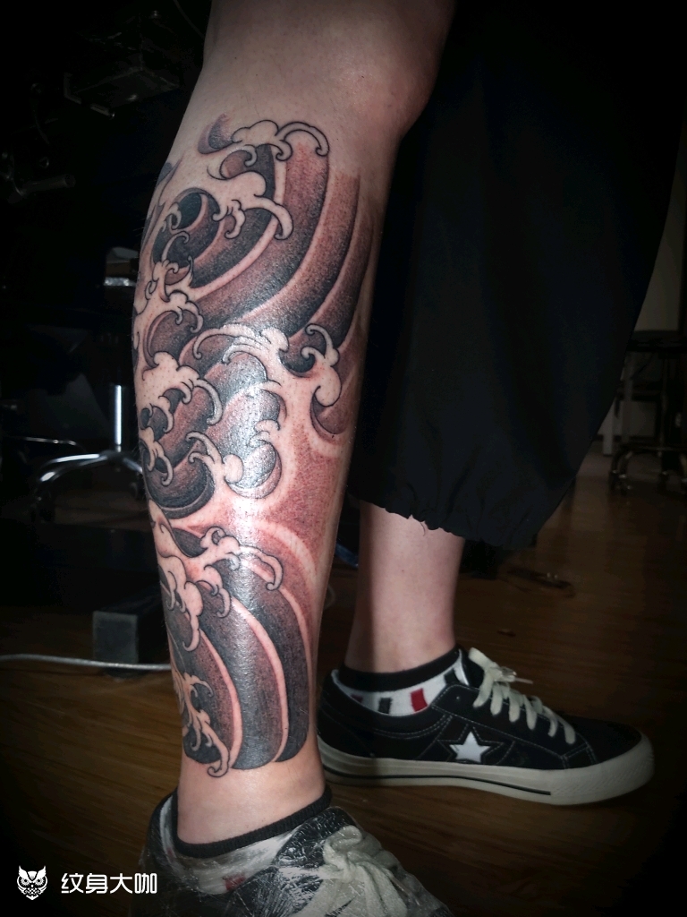 水浪小腿_纹身图案手稿图片_北京飞墨刺-青 的纹身作品集