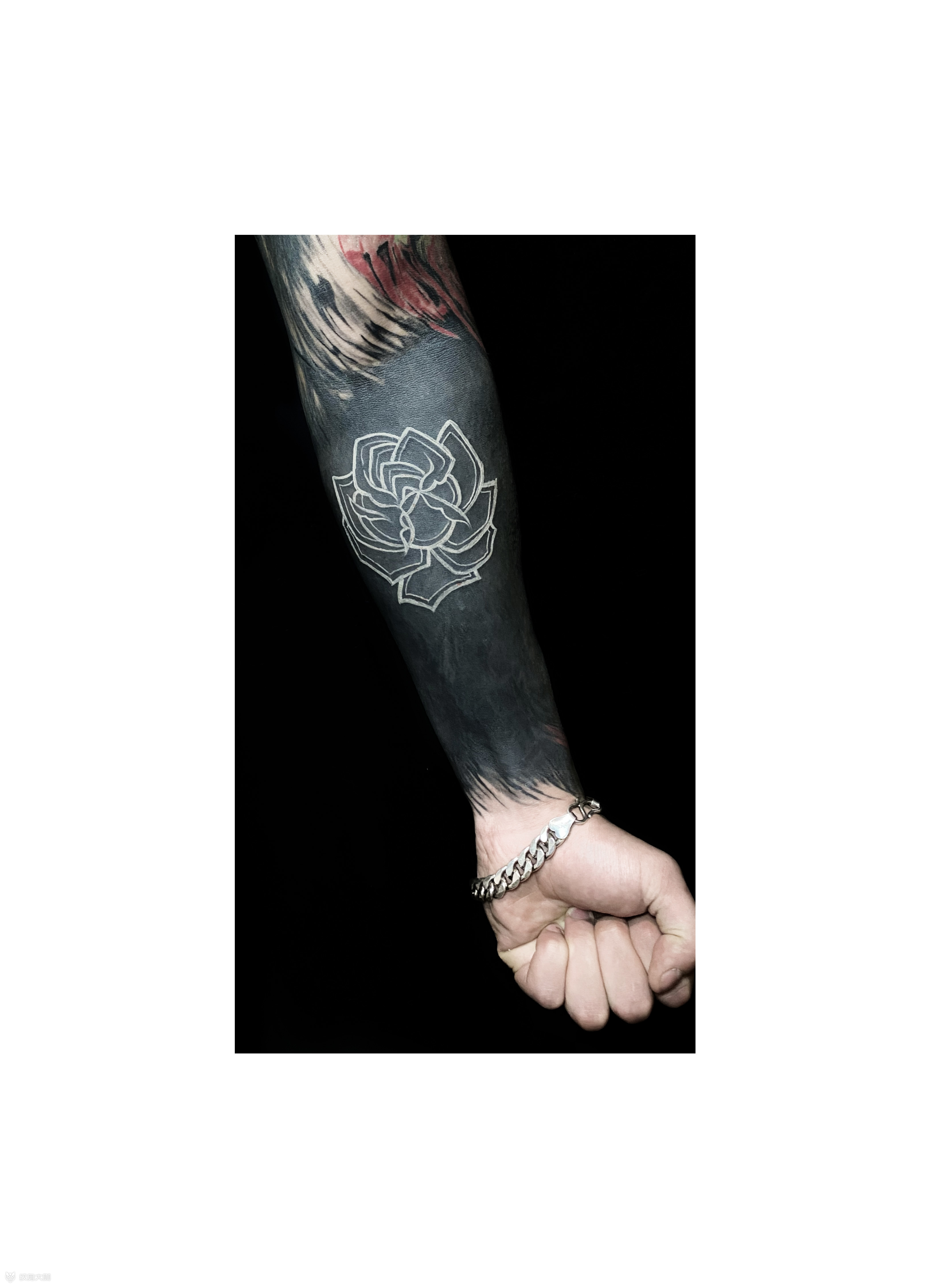 白玫瑰黑臂上的即兴涂涂改改,_纹身吧社区 - 纹身大咖