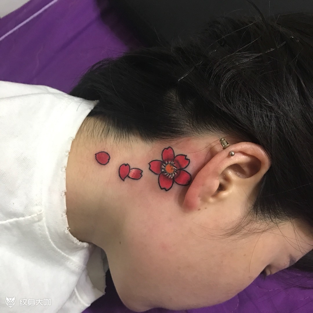 耳后樱花._纹身图案手稿图片_白艳的纹身作品集