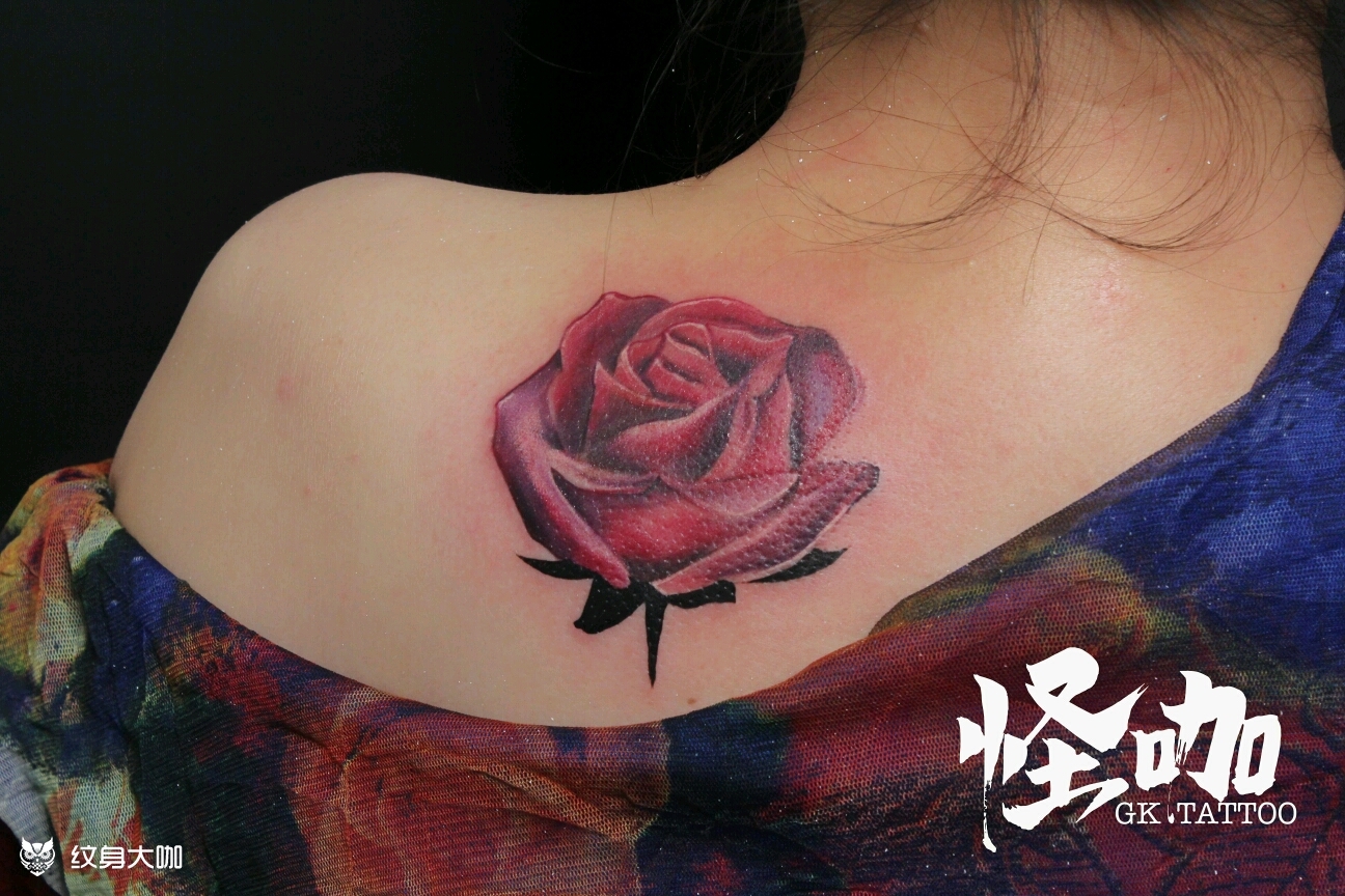 肩膀玫瑰花_纹身图案手稿图片_怪咖的纹身作品集