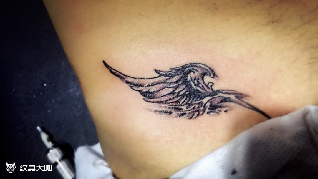 翅膀_纹身图案手稿图片_兪乔的纹身作品集