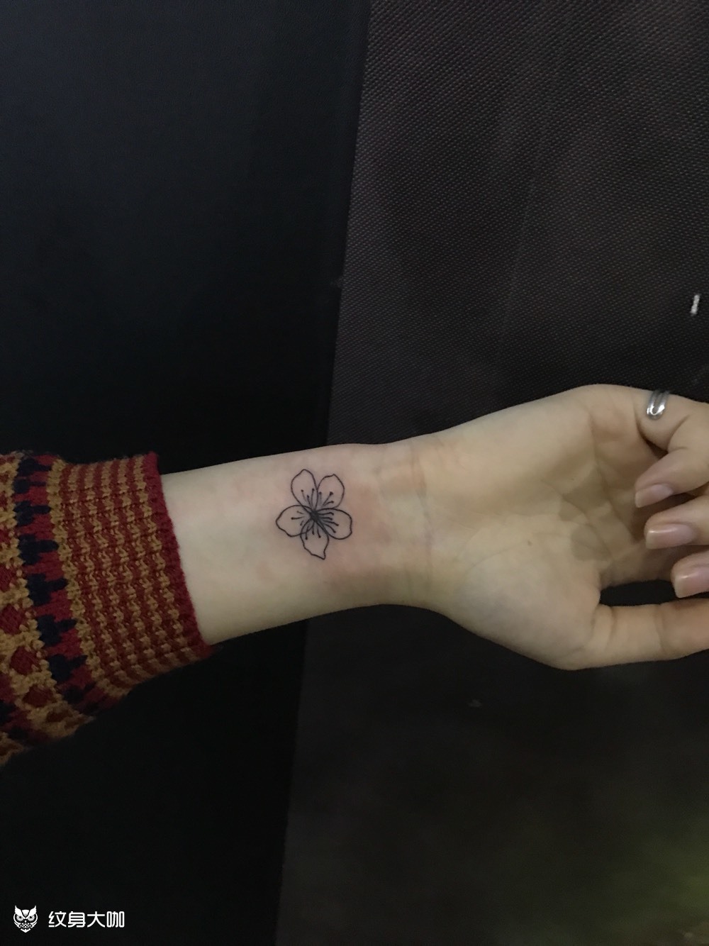 小花_纹身图案手稿图片_绣女的纹身作品集