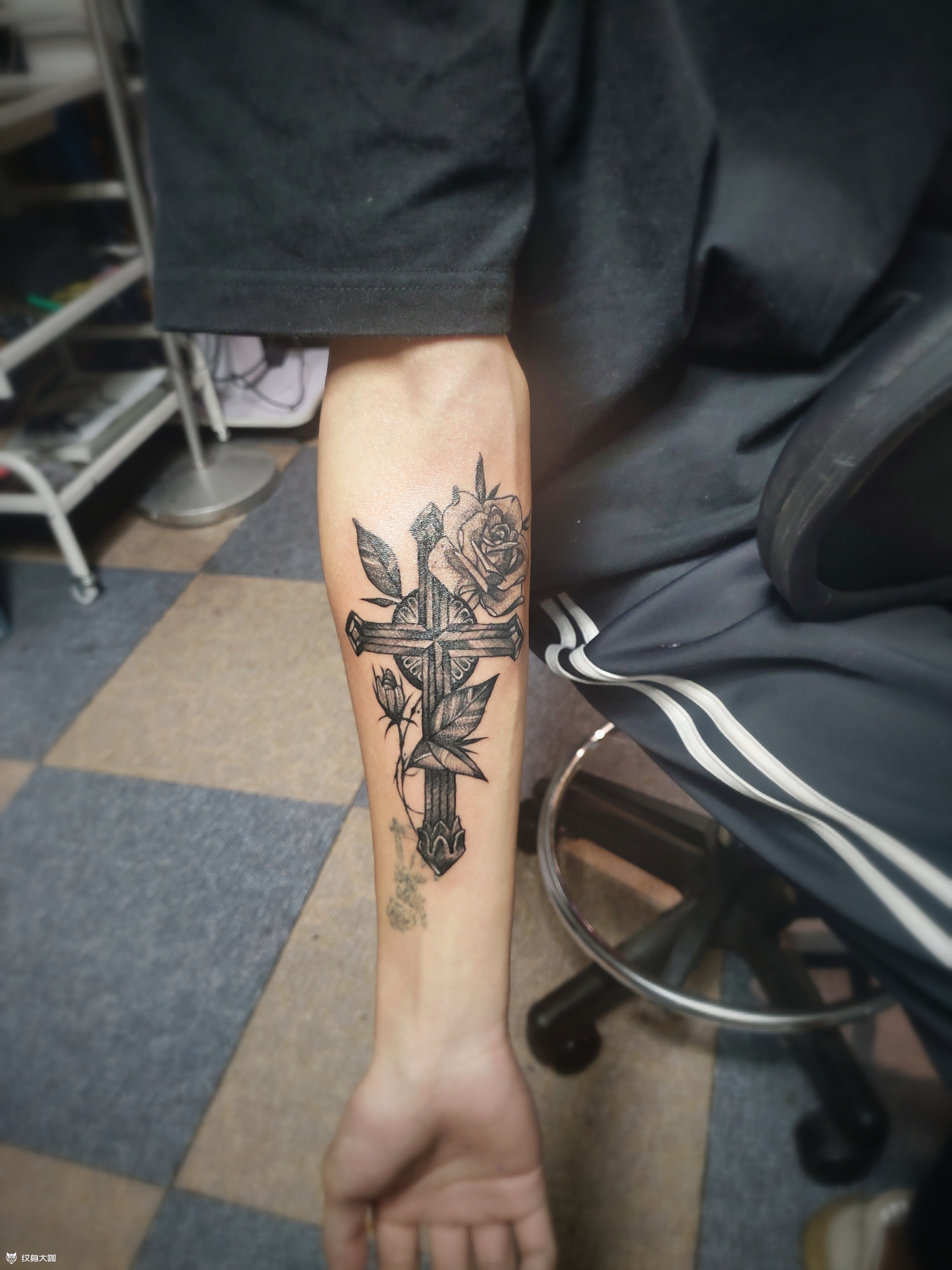 十字架_纹身吧社区 - 纹身大咖