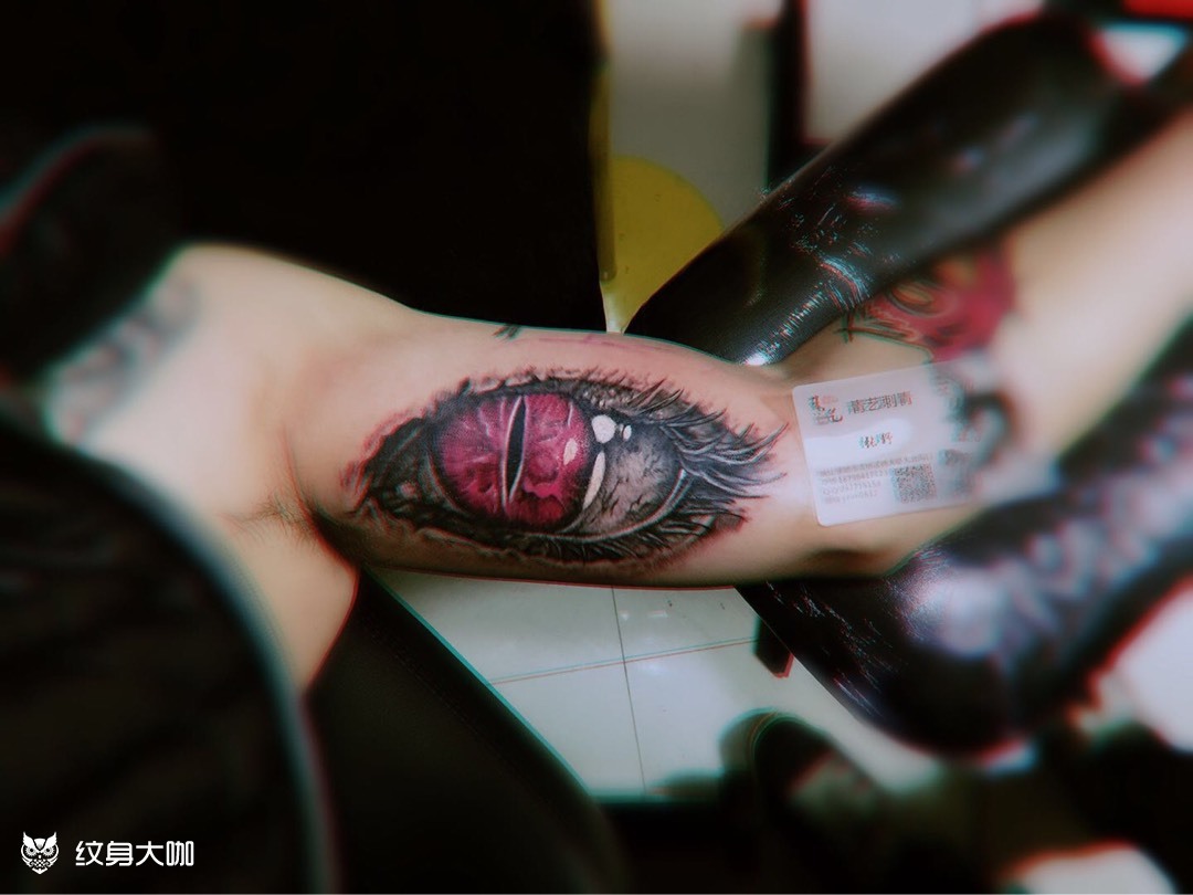 写实眼睛_纹身图案手稿图片_青艺刺青的纹身作品集