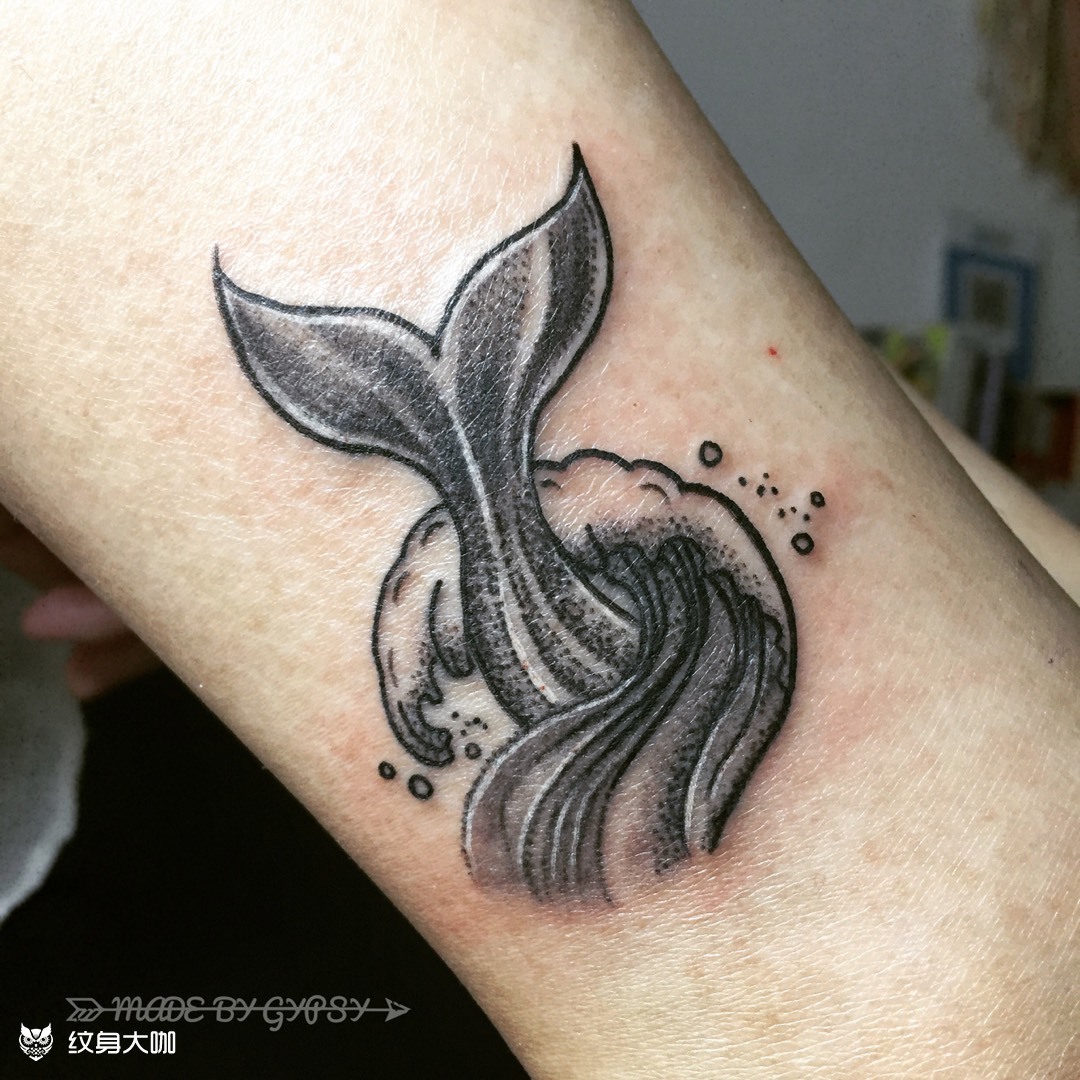 鱼尾巴_纹身图案手稿图片_rubie的纹身作品集