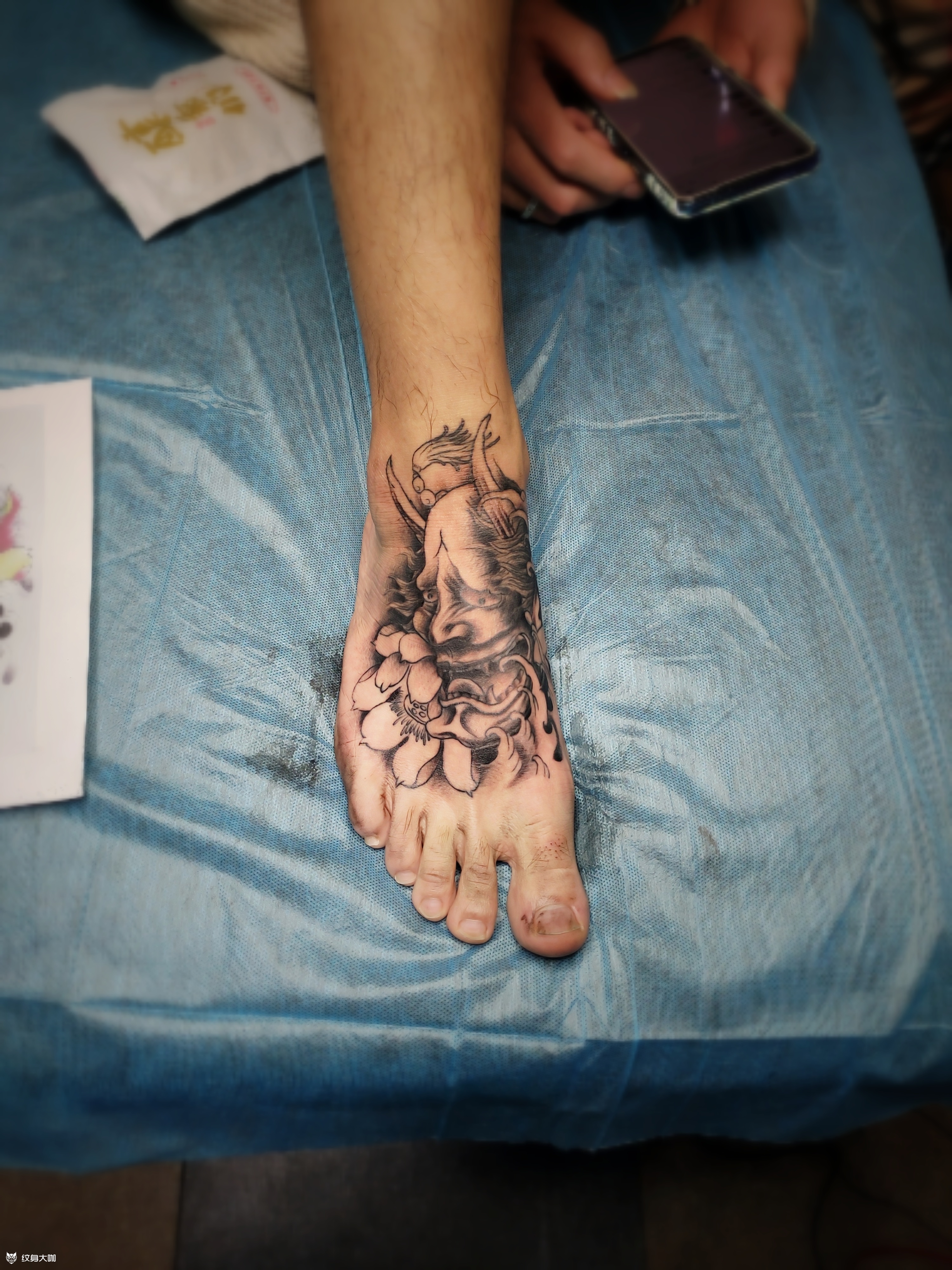 脚背纹身