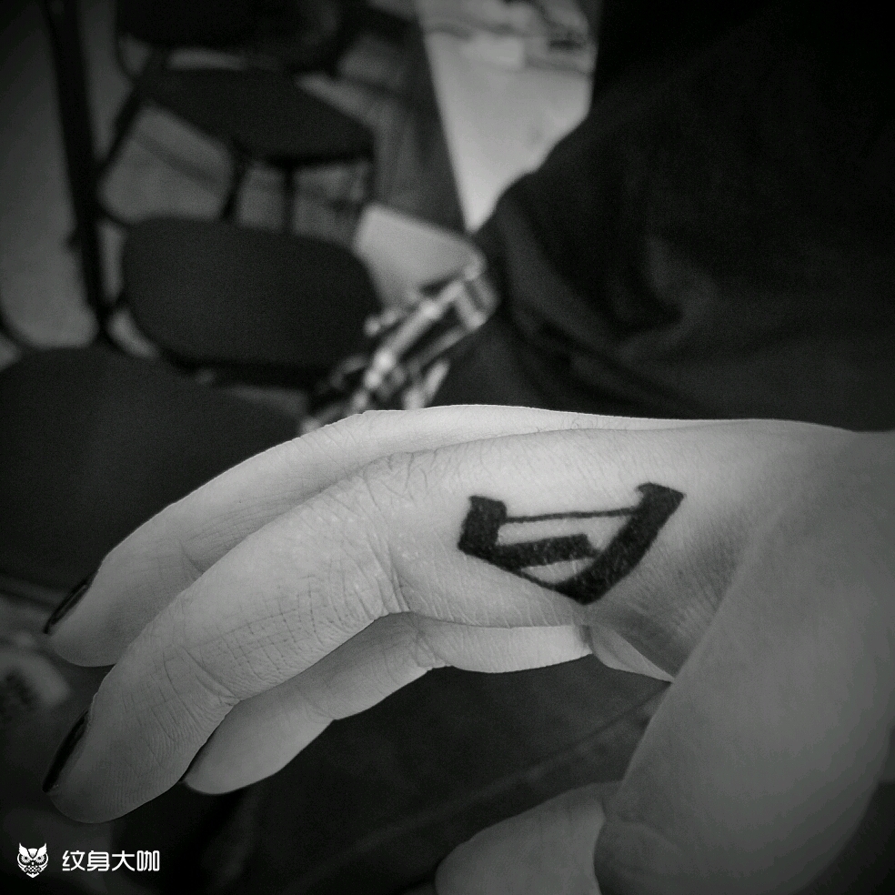 哥特字母c_纹身图案手稿图片_黄子睿的纹身作品集