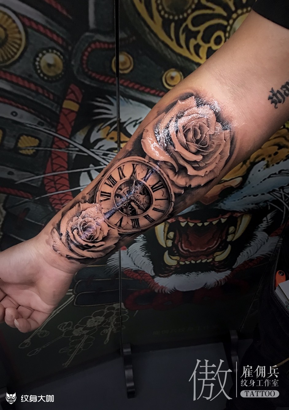 小臂玫瑰钟表_纹身图案手稿图片_杨傲的纹身作品集