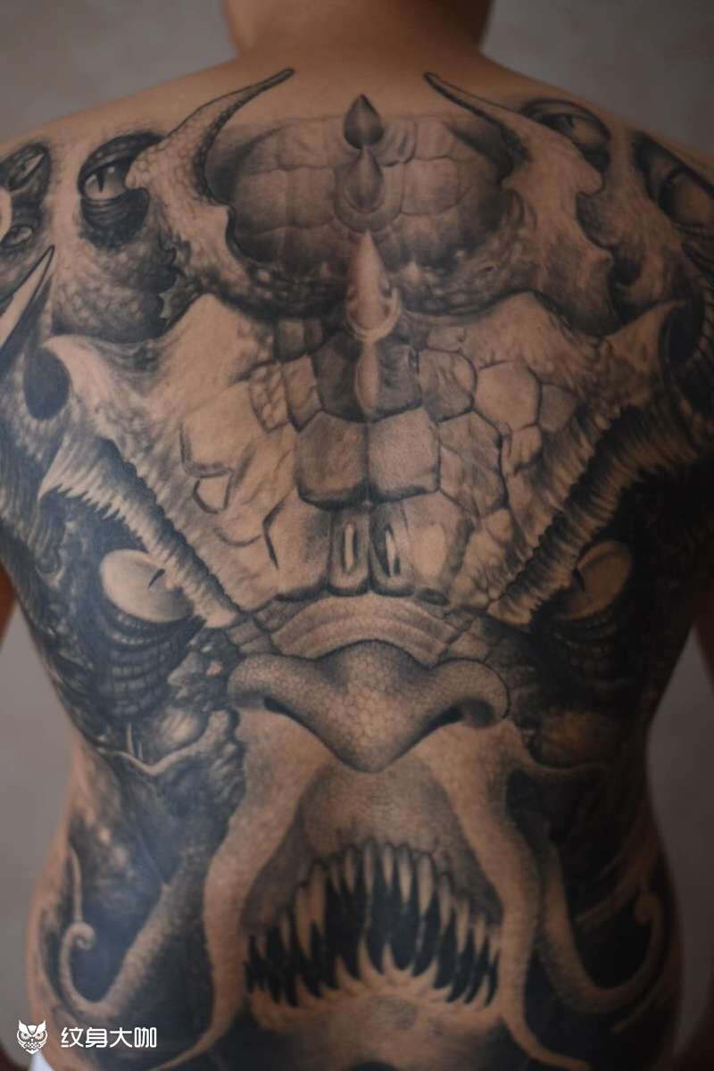 满背龙威,恢复半年以后_纹身图案手稿图片_宋老师的纹身作品集