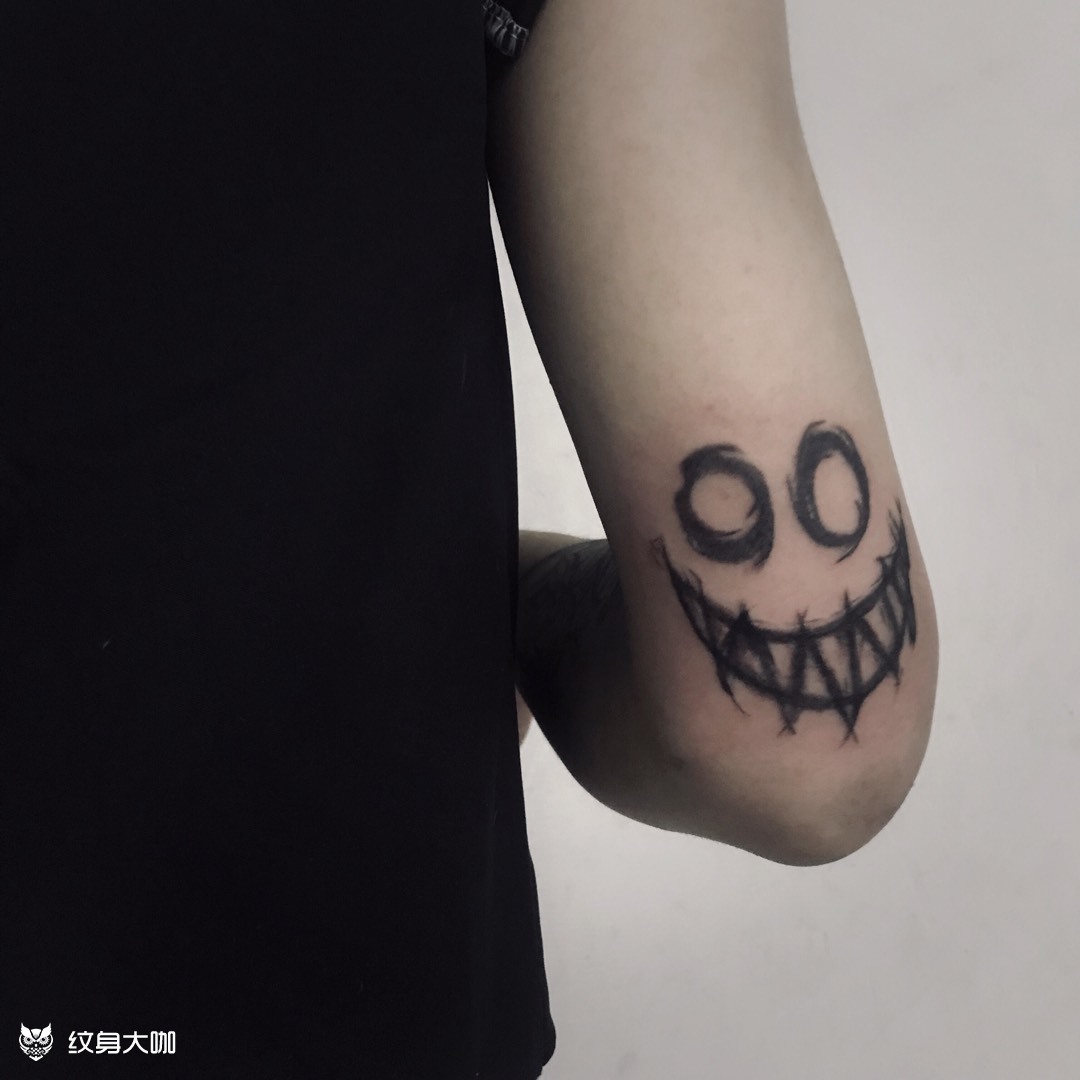 恶魔的微笑_纹身图案手稿图片_十三的纹身作品集