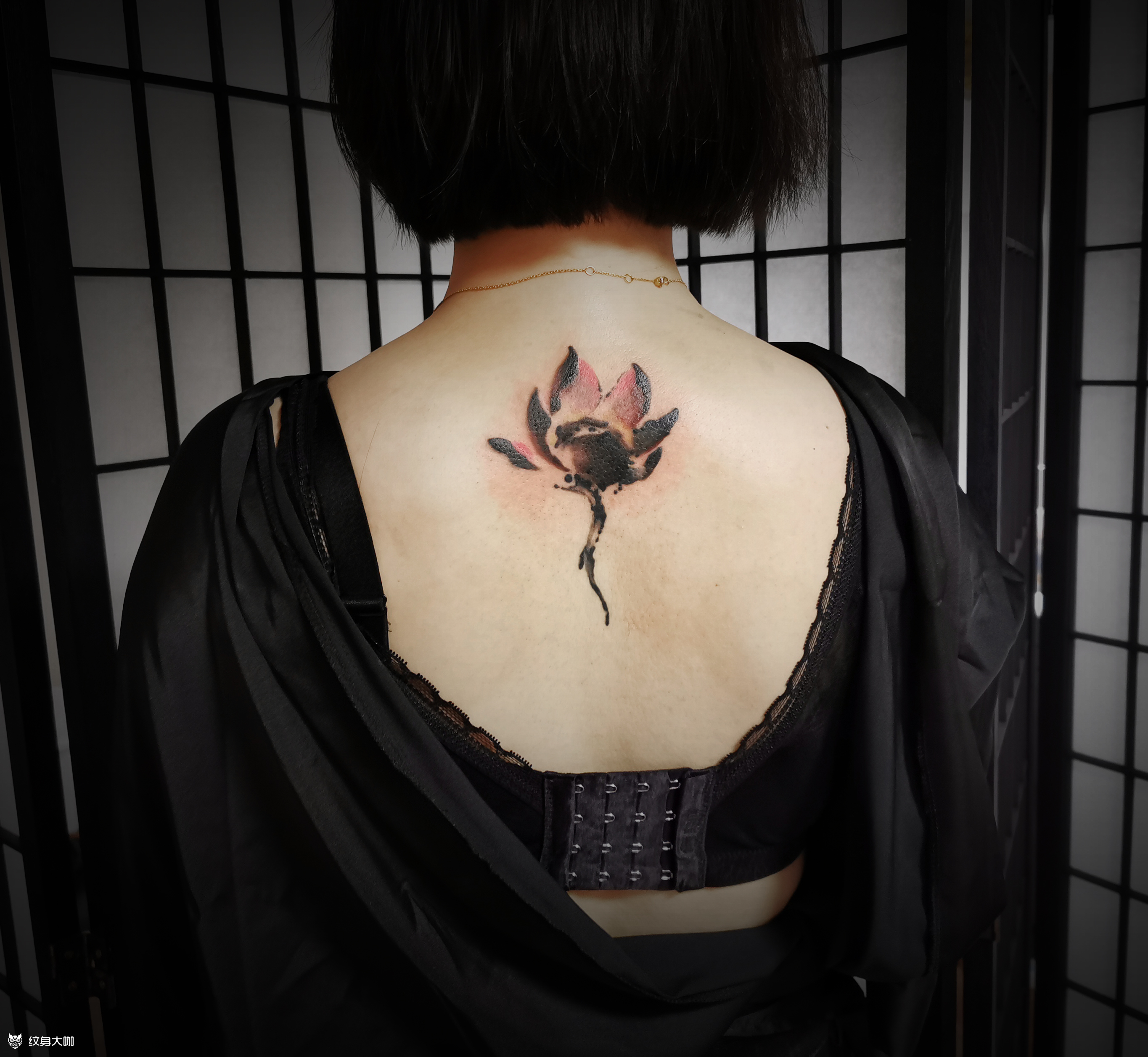 水墨荷花_纹身吧社区 - 纹身大咖