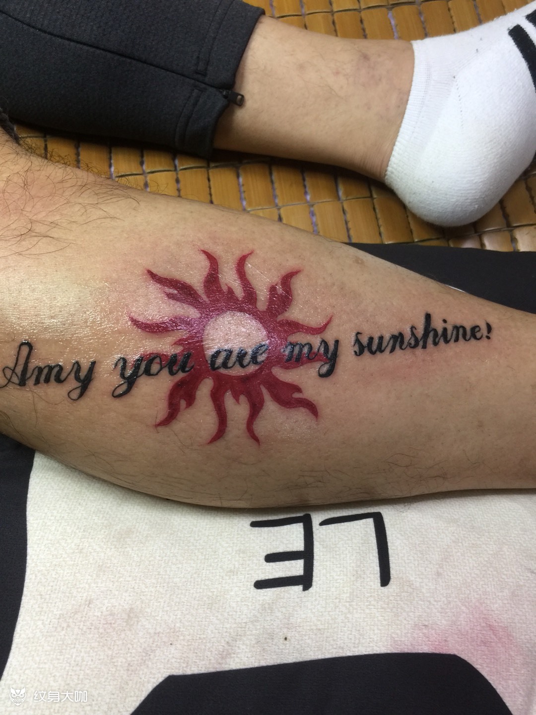 红太阳加英文_纹身图案手稿图片_阿栋的纹身作品集