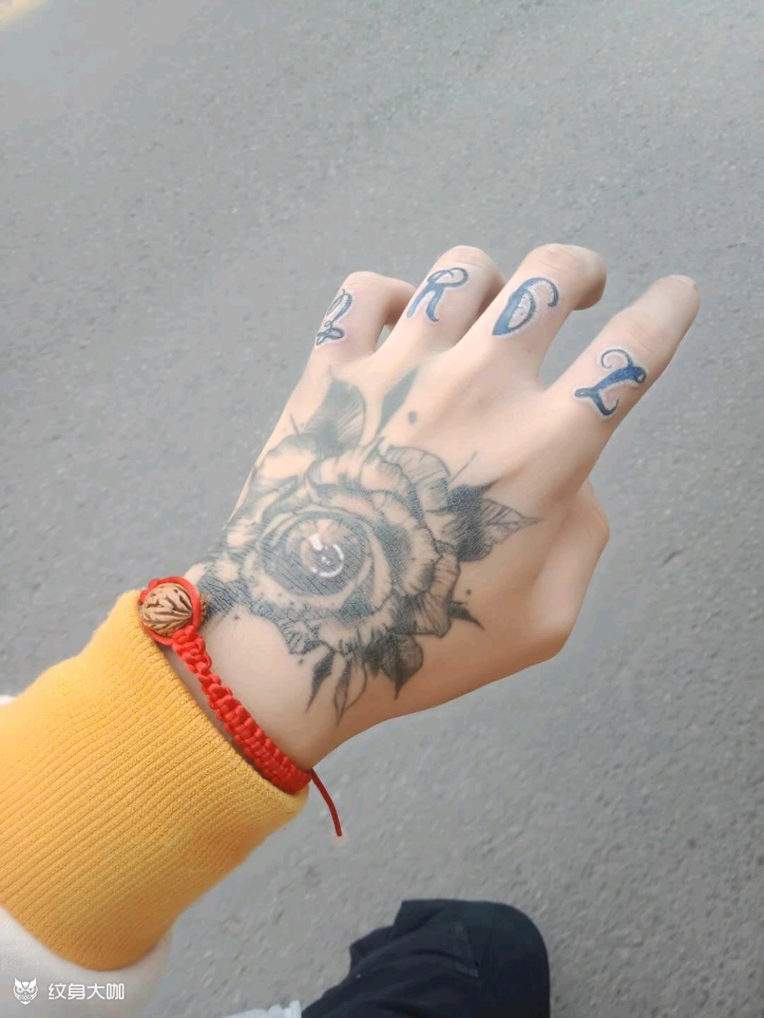 女生手指纹身霸气图片