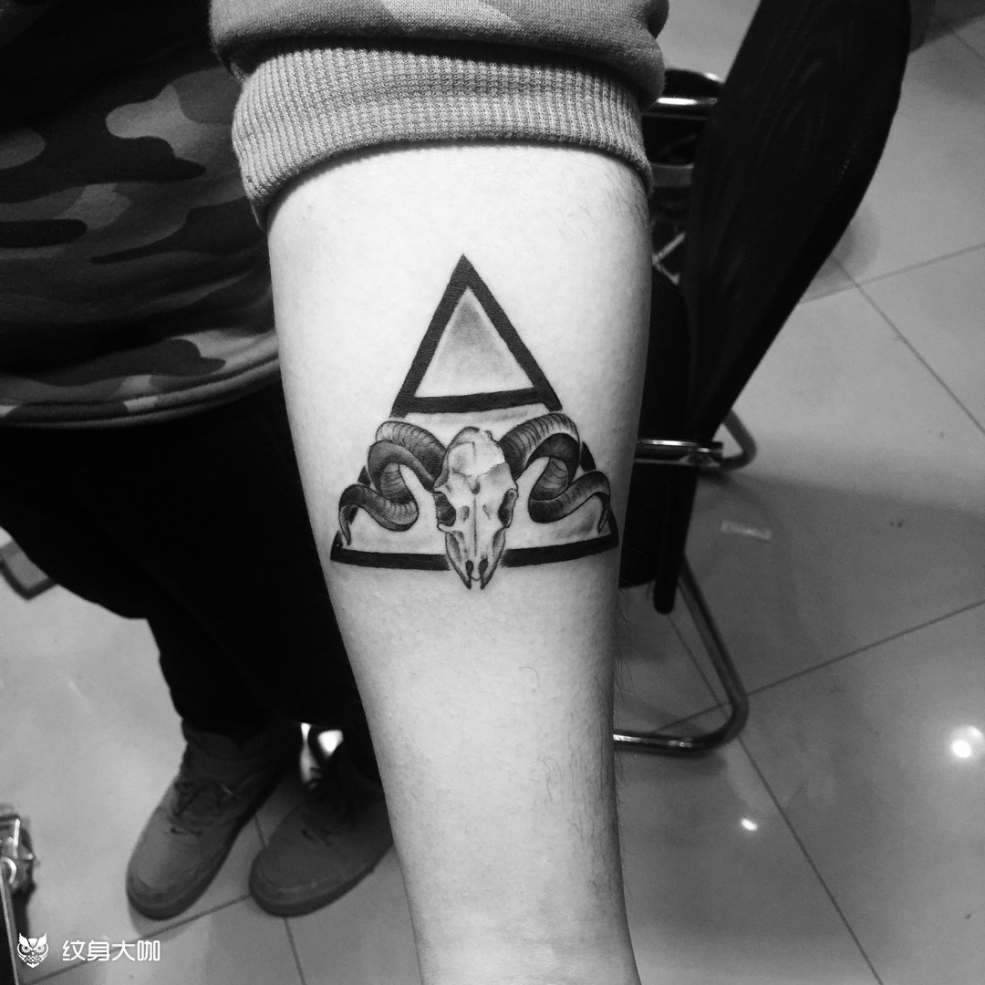 羊头_纹身图案手稿图片_阿杰的纹身作品集