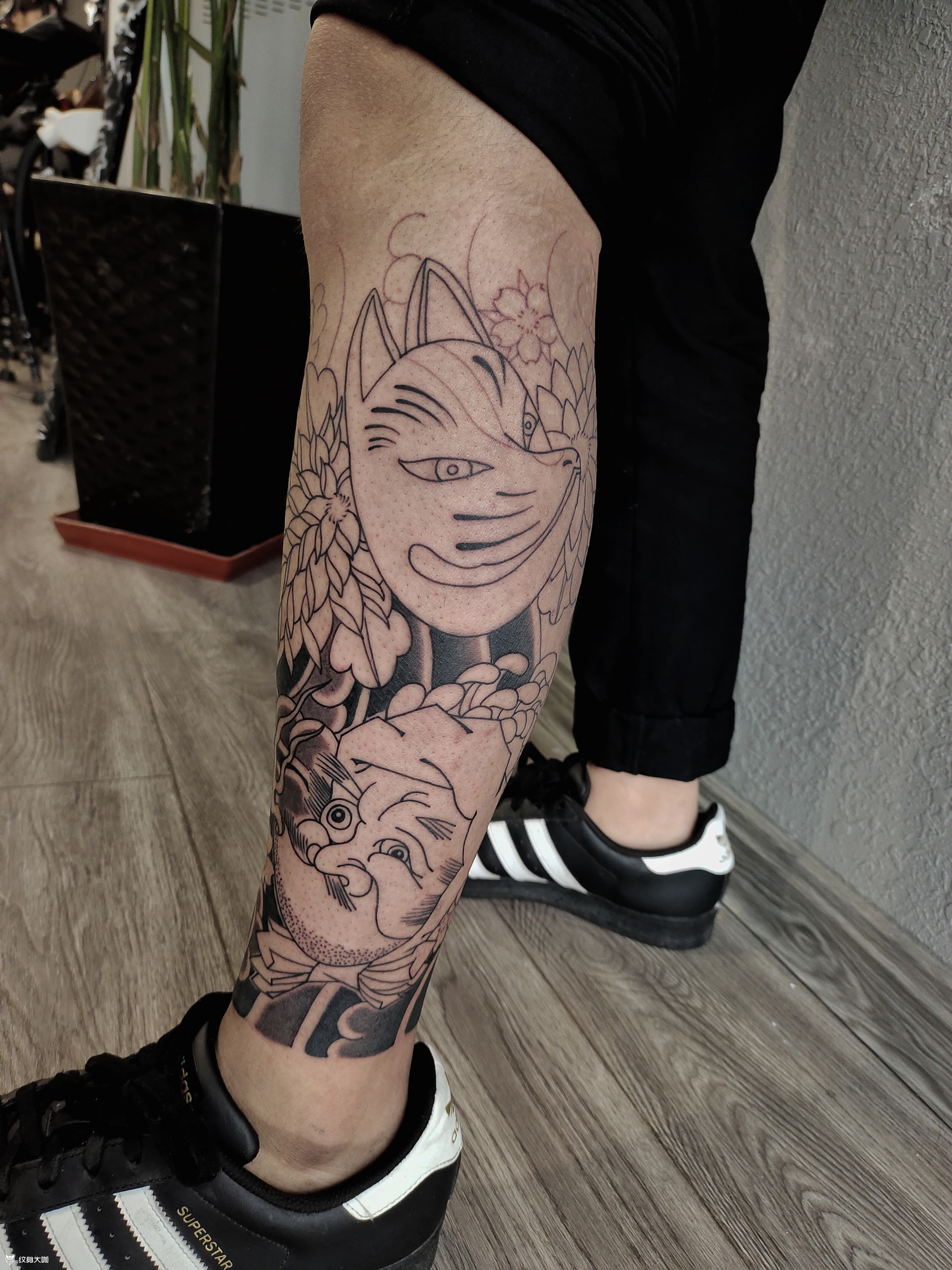 日式包小腿应顾客要求,内侧做_纹身吧社区 - 纹身大咖