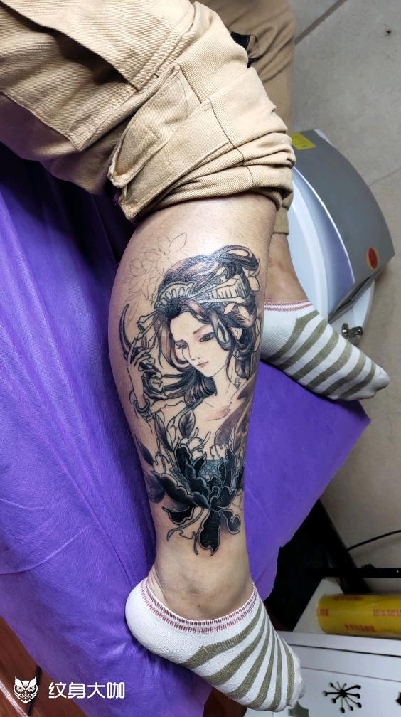 侍女图包花腿仕女图历时蛮久的_纹身吧社区 - 纹身大咖