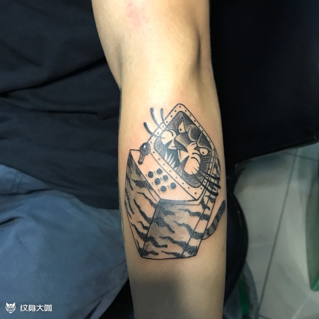 老虎机_纹身图案手稿图片_aka炸客的纹身作品集