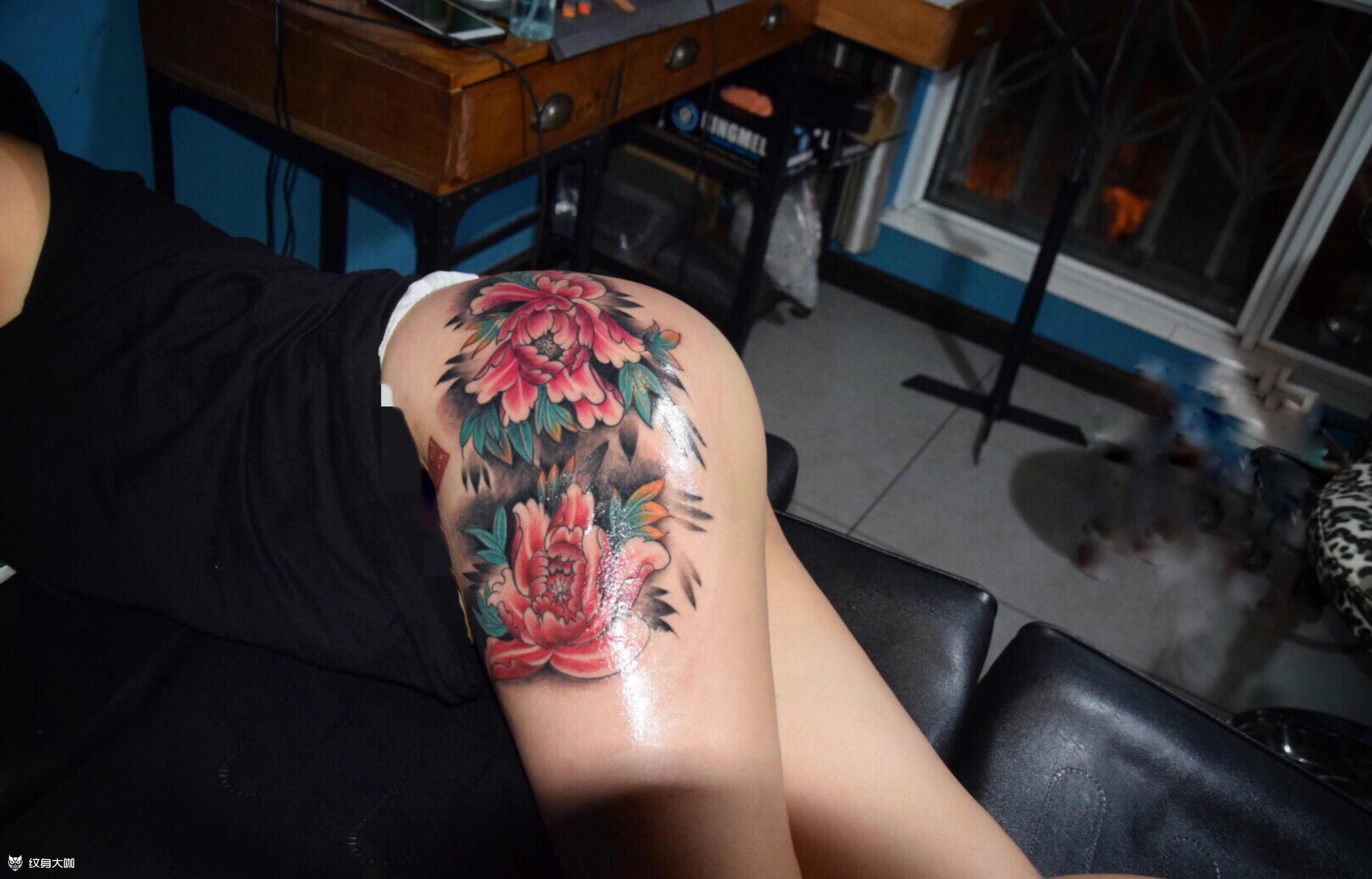 大腿牡丹_纹身图案手稿图片_格林tattoo的纹身作品集