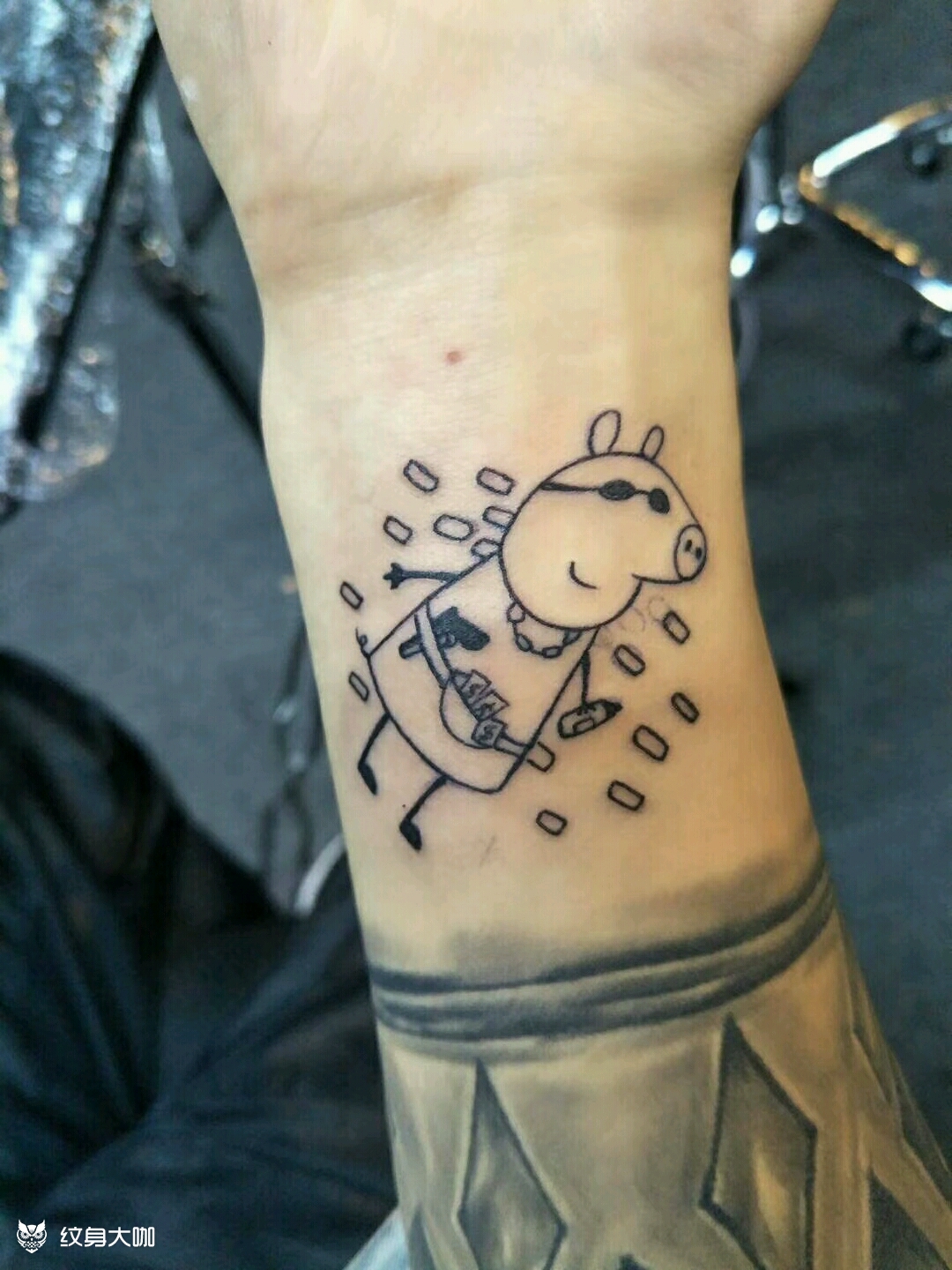 小猪佩奇_纹身图案手稿图片_八号tattoo纹身师～小东的纹身作品集