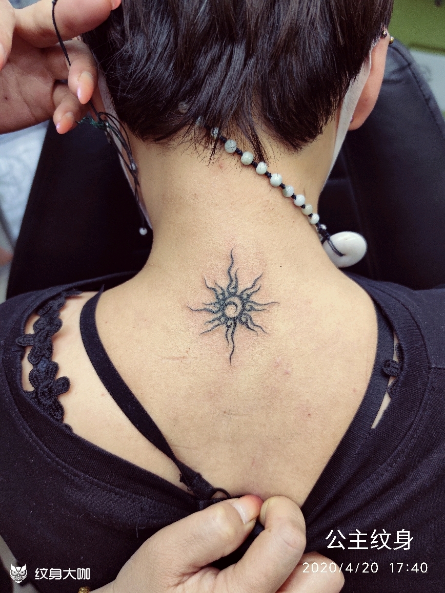 脖子_纹身图案手稿图片_公主纹身的纹身作品集