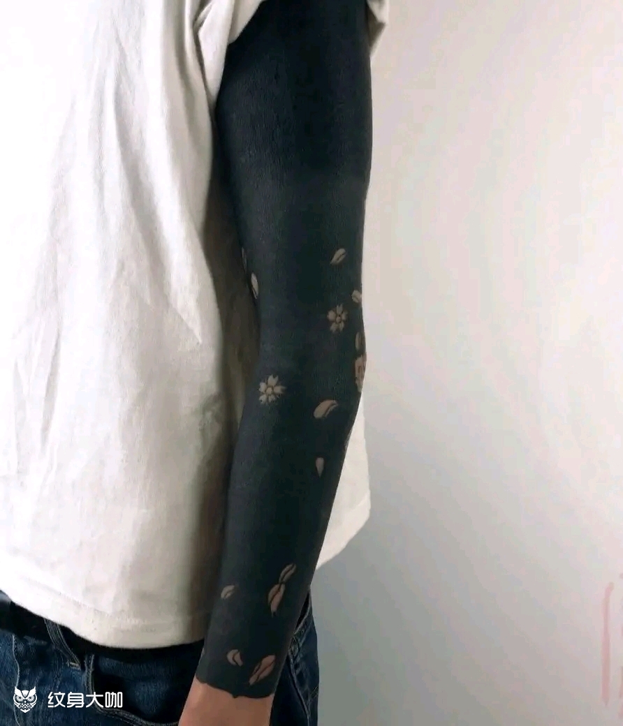 营口市内有师傅可以看一下黑臂怎_纹身吧社区 - 纹身大咖