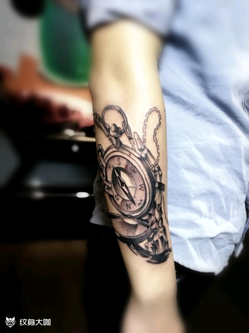 小臂欧美风格 _纹身图案手稿图片_隆实的纹身作品集