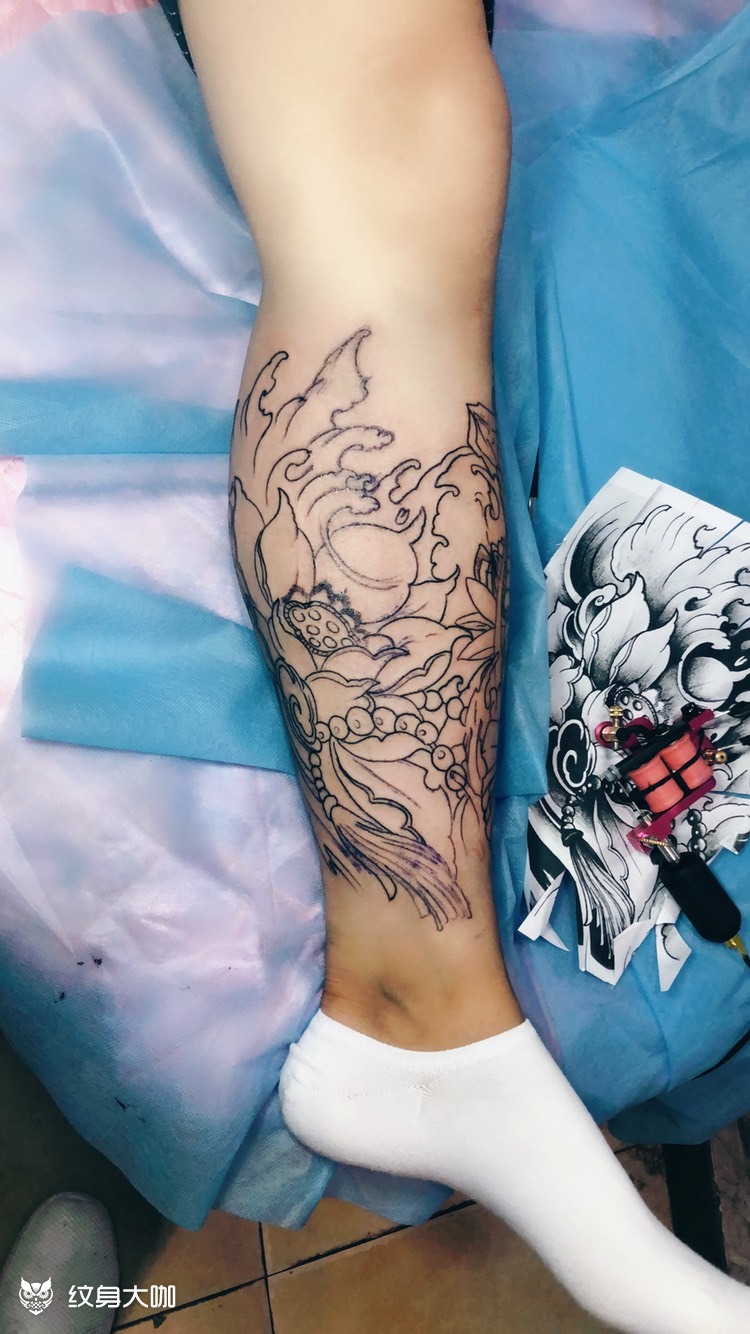 包小腿荷花未完成_纹身图案手稿图片_于洪旭的纹身作品集