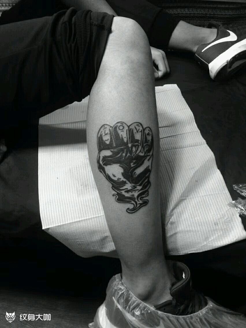 拳头_纹身图案手稿图片_鲤狮虎91随缘优惠的纹身作品集