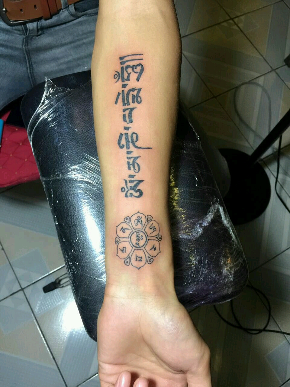 六字真言,文殊菩萨心咒_纹身图案手稿图片_顾政新的纹身作品集