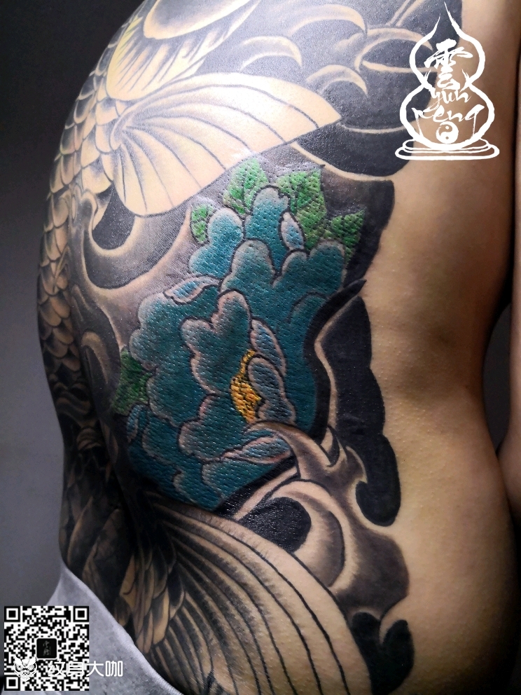 鲤鱼满背牡丹上色