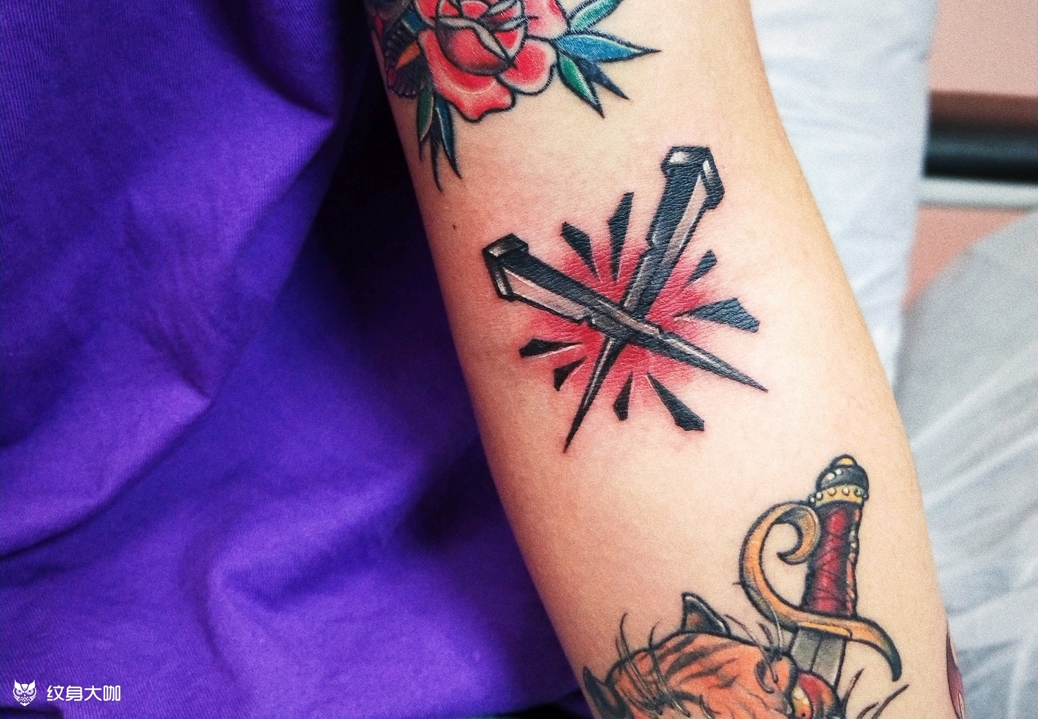 oldschool钉子_纹身图案手稿图片_关飞的纹身作品集