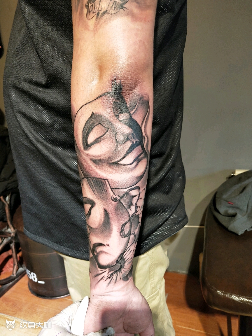 苦笑面具_纹身图案手稿图片_高波的纹身作品集