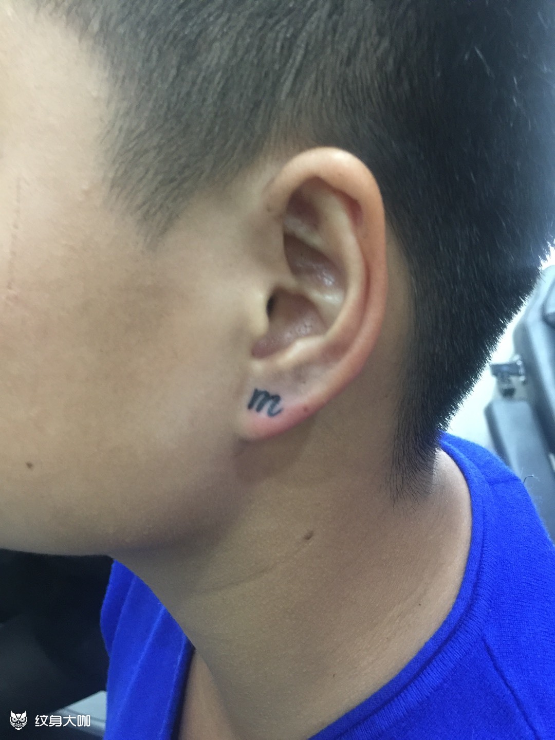 耳垂字母_纹身图案手稿图片_浩翔tattoo的纹身作品集