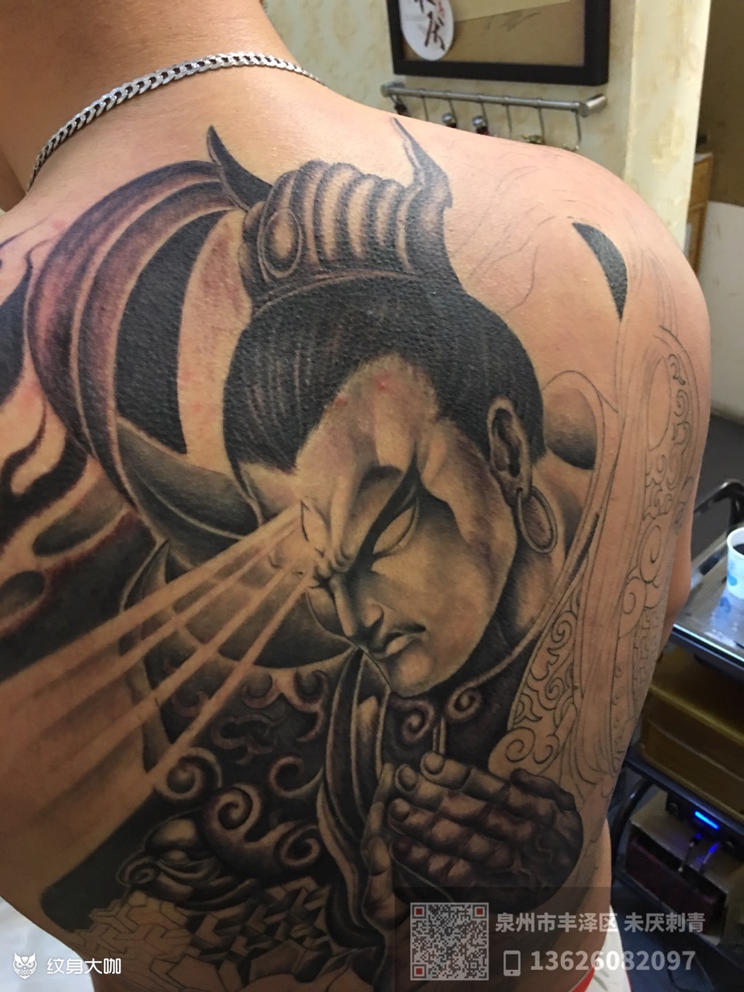 二郎真君 作品简介:二郎神满背未完待续