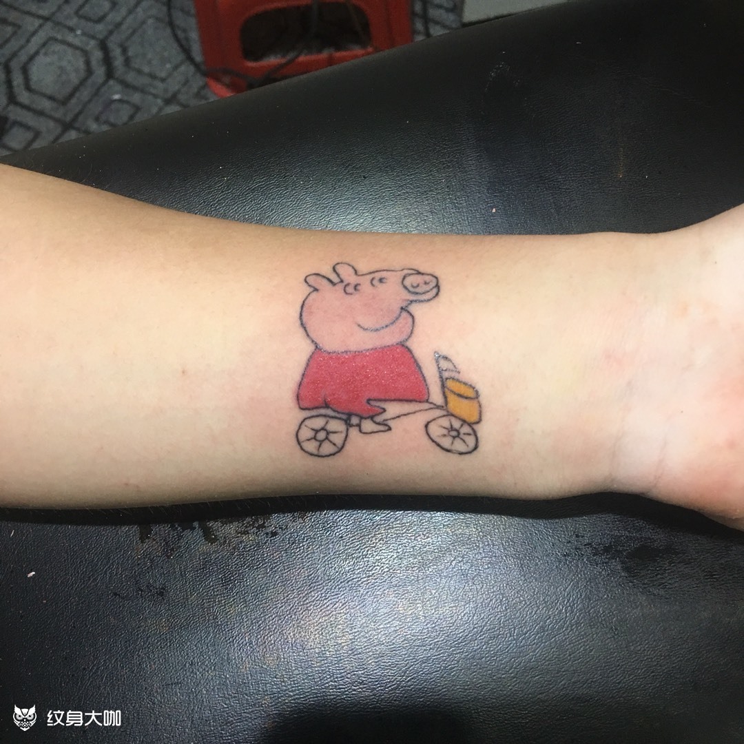 小猪佩奇_纹身图案手稿图片_杨帆的纹身作品集