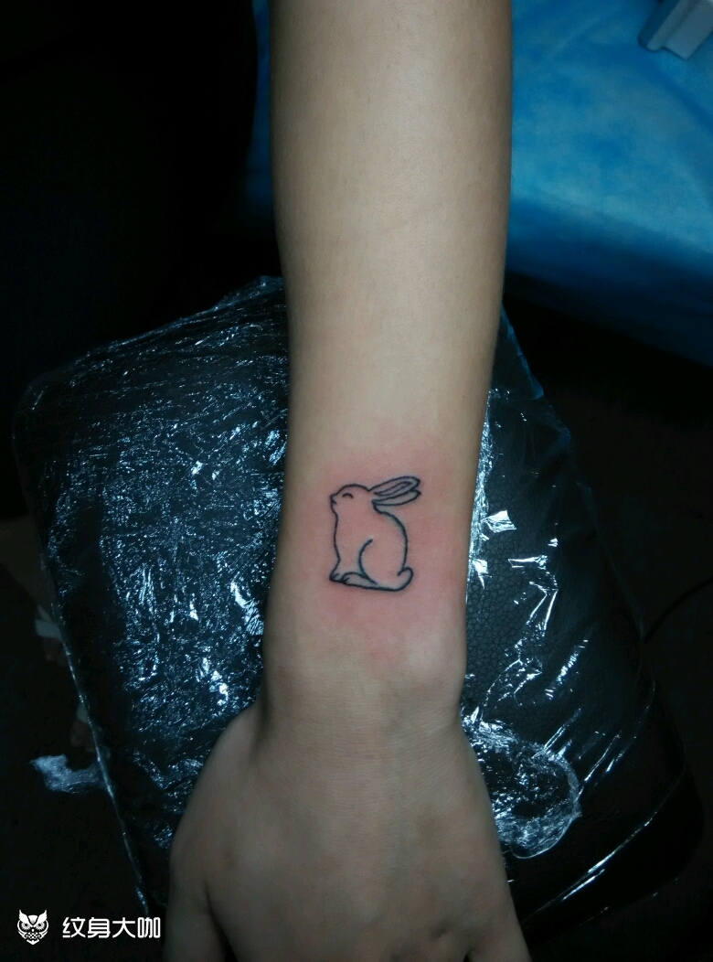 手绘小兔子_纹身图案手稿图片_花木的纹身作品集