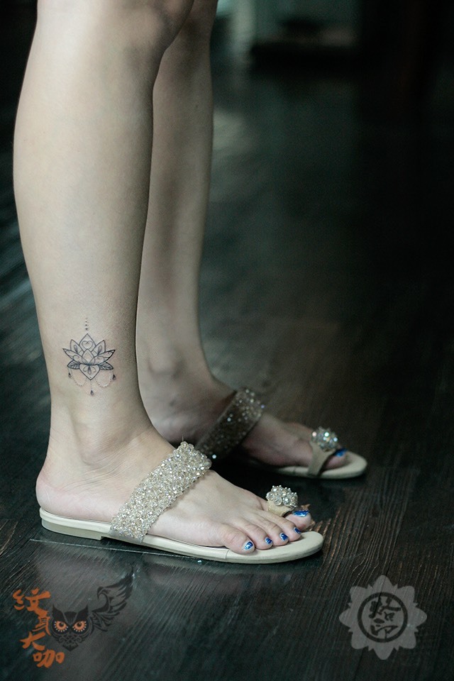 脚踝莲花_纹身图案手稿图片_赵亮的纹身作品集