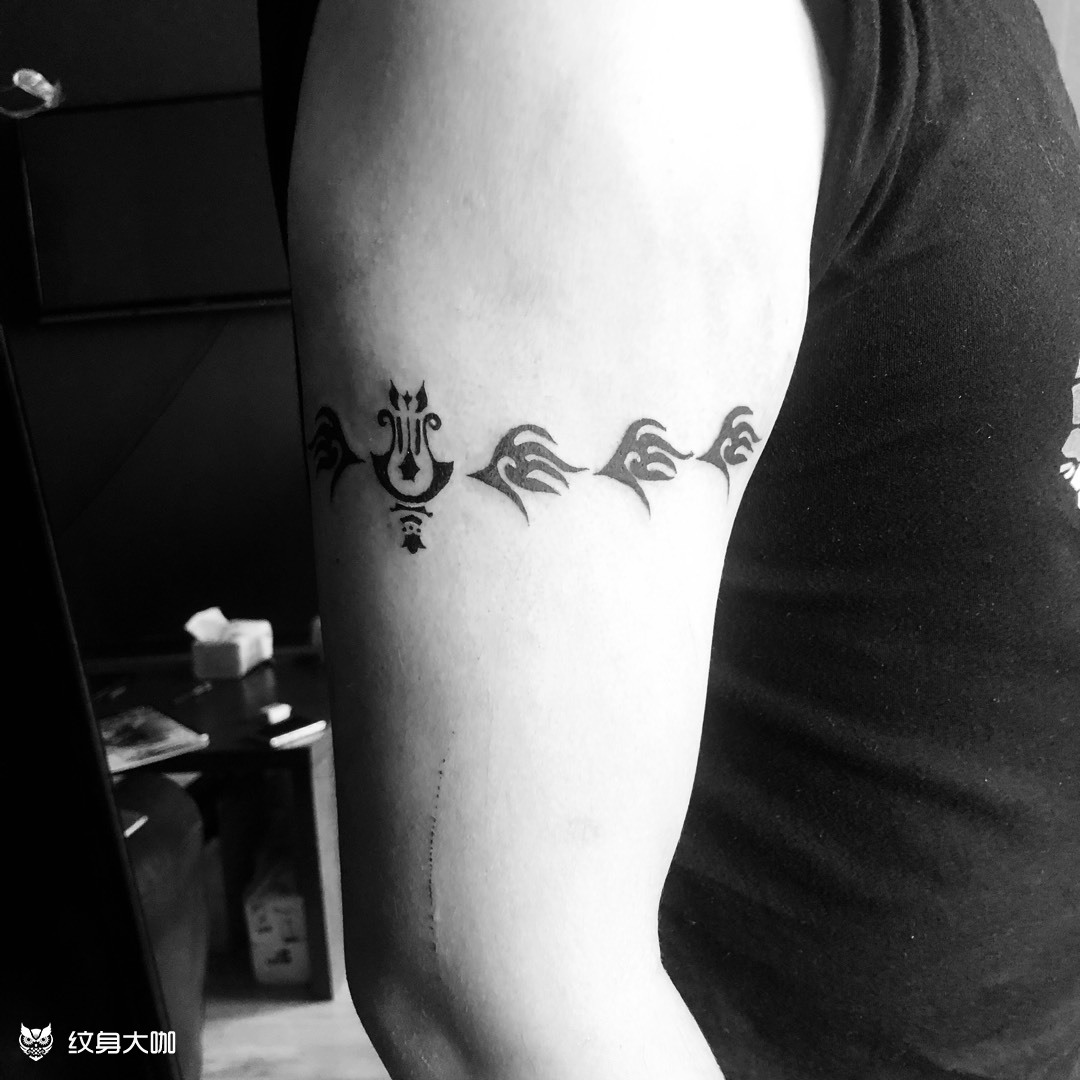 臂环_纹身图案手稿图片_英俊的纹身作品集