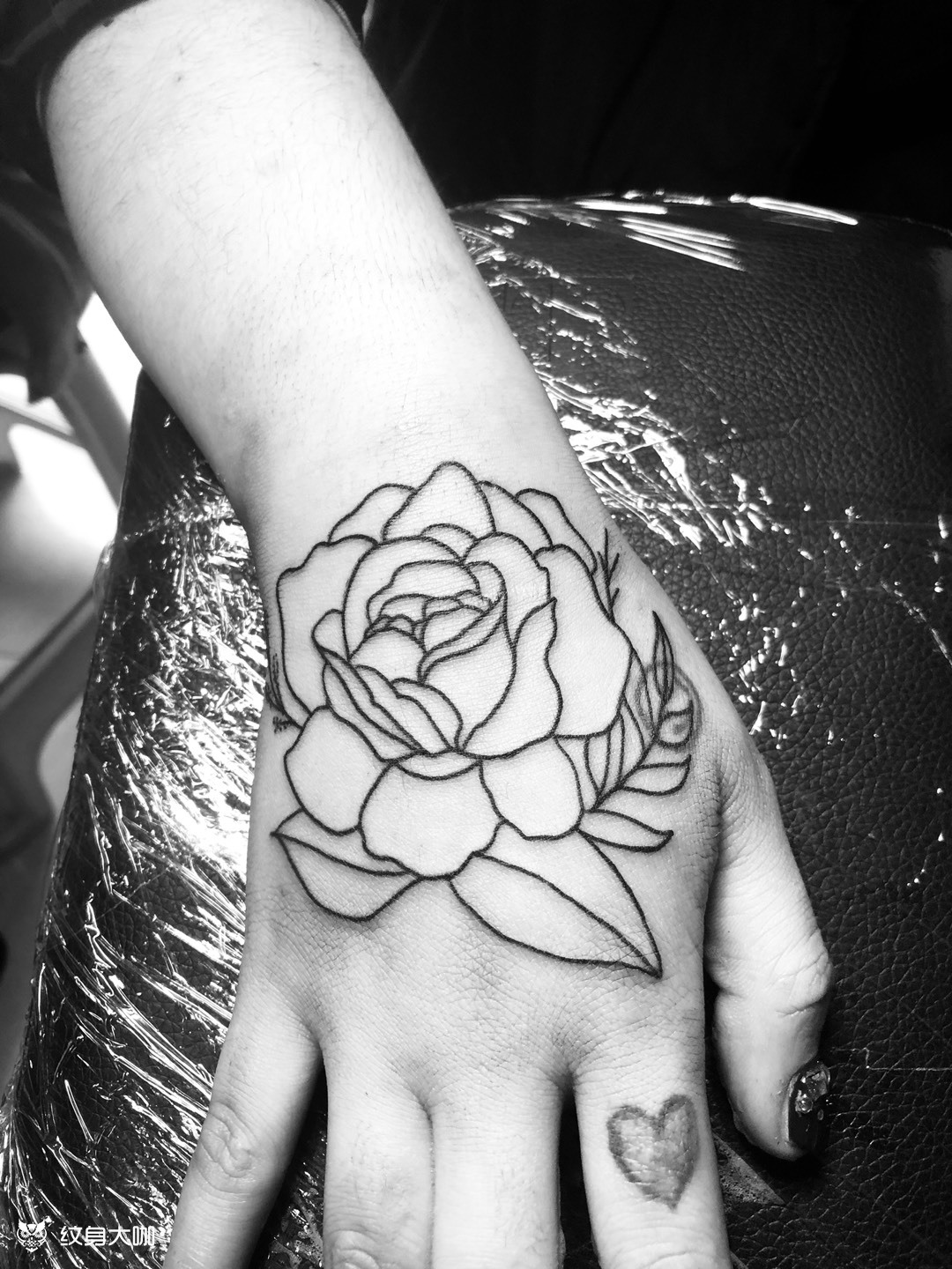 手背花_纹身图案手稿图片_张寒的纹身作品集